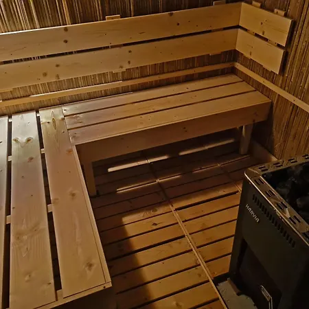 Postalada Vendeghaz Apartment *