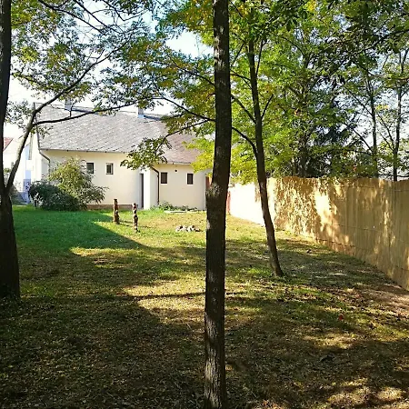 Postalada Vendeghaz Apartment