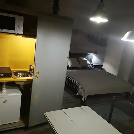 Postaláda Apartman *