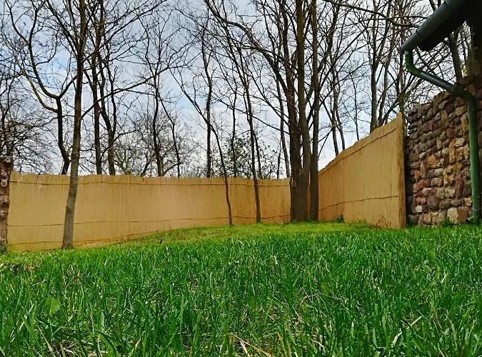 Postalada Vendeghaz Apartment Salfold